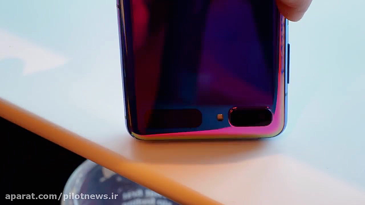 نگاه نزدیک به گلکسی Z Filip