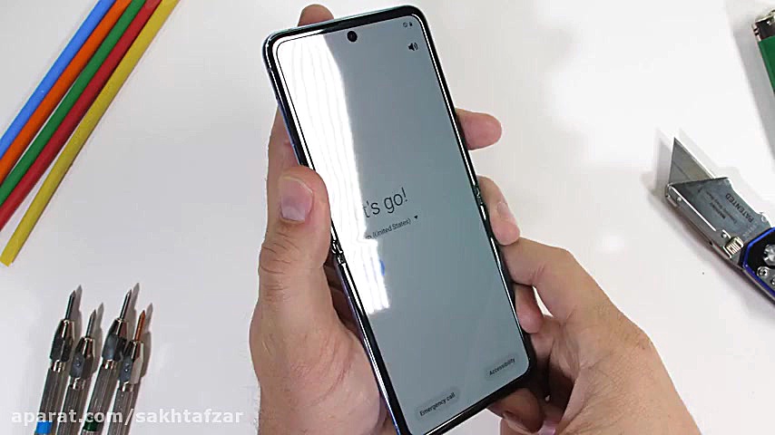 تست مقاومت گوشی Galaxy Z Flip...