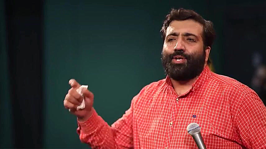 زنی از خاک از خورشید از دریا ق...