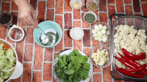 طرز تهیه سریع ترشی مخلوط و ترش...