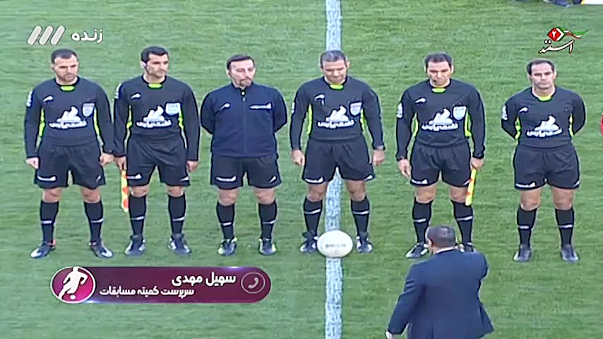 برگزاری مراسم آغاز بازی توسط پ...