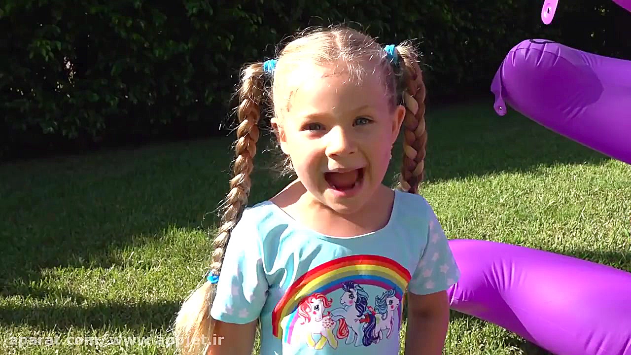 دیانا و روما  بازی در پارک باد...