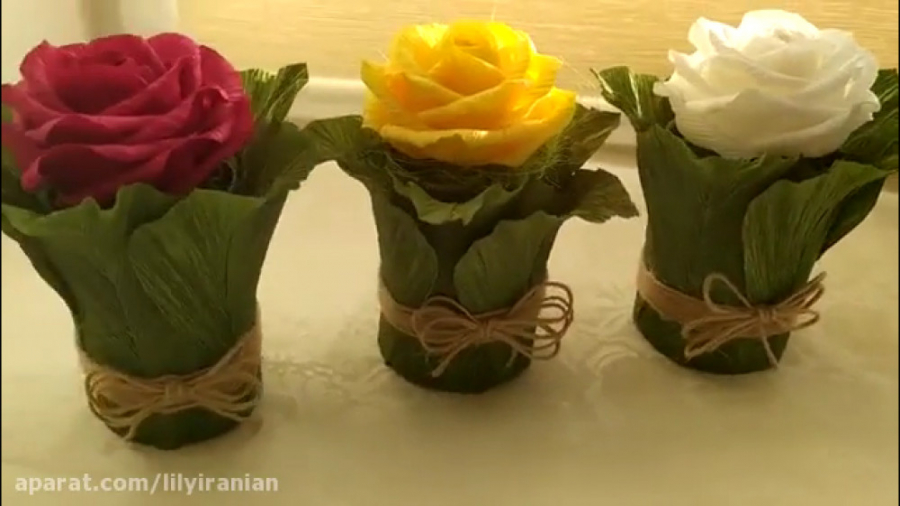 گل رز با کاغذ کشی برای تزیین س...