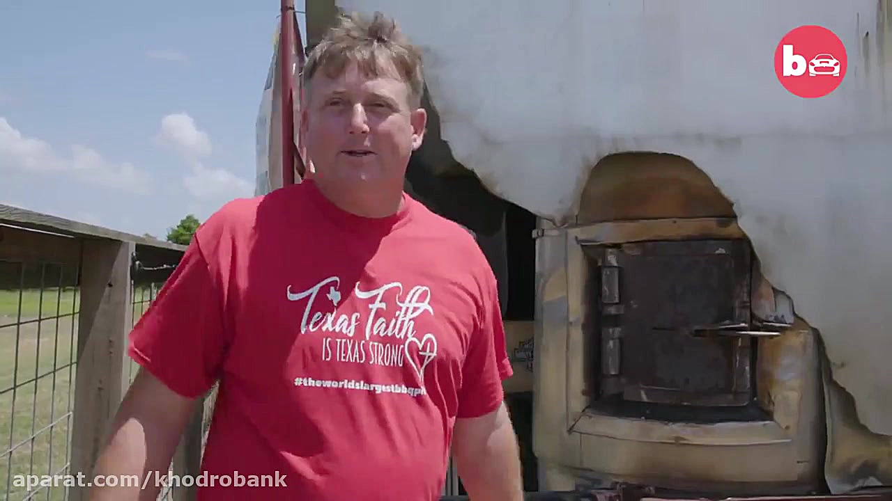 یک راننده تریلی بزرگترین باربی...