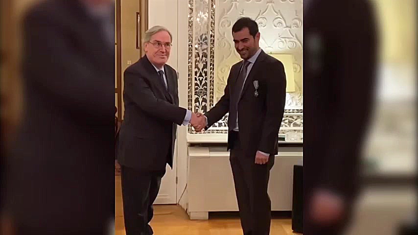 شهاب حسینی و دریافت نشان شوالی...