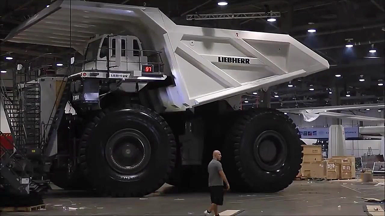 The biggest heavy equipment in...