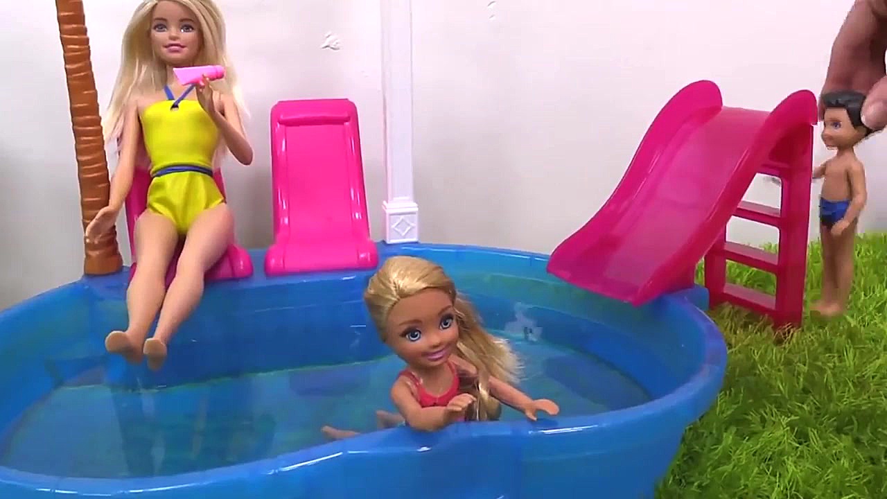 عروسک های باربی  وسایل باربی