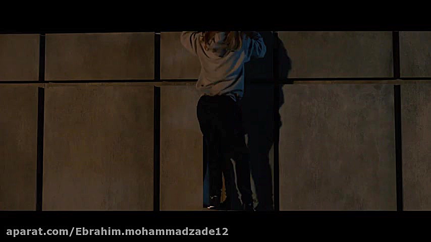 فیلم ترسناک و هیجان انگیز ( مرد نامرئی The Invisible Man 2020) زمان163ثانیه