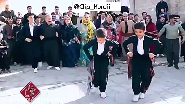 رقص زیبای کوردی از دو پسر بچه