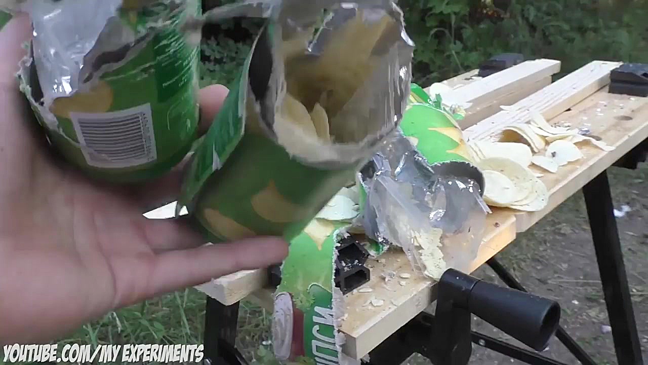 آزمایش عجیب  اره برقی علیه توپ...