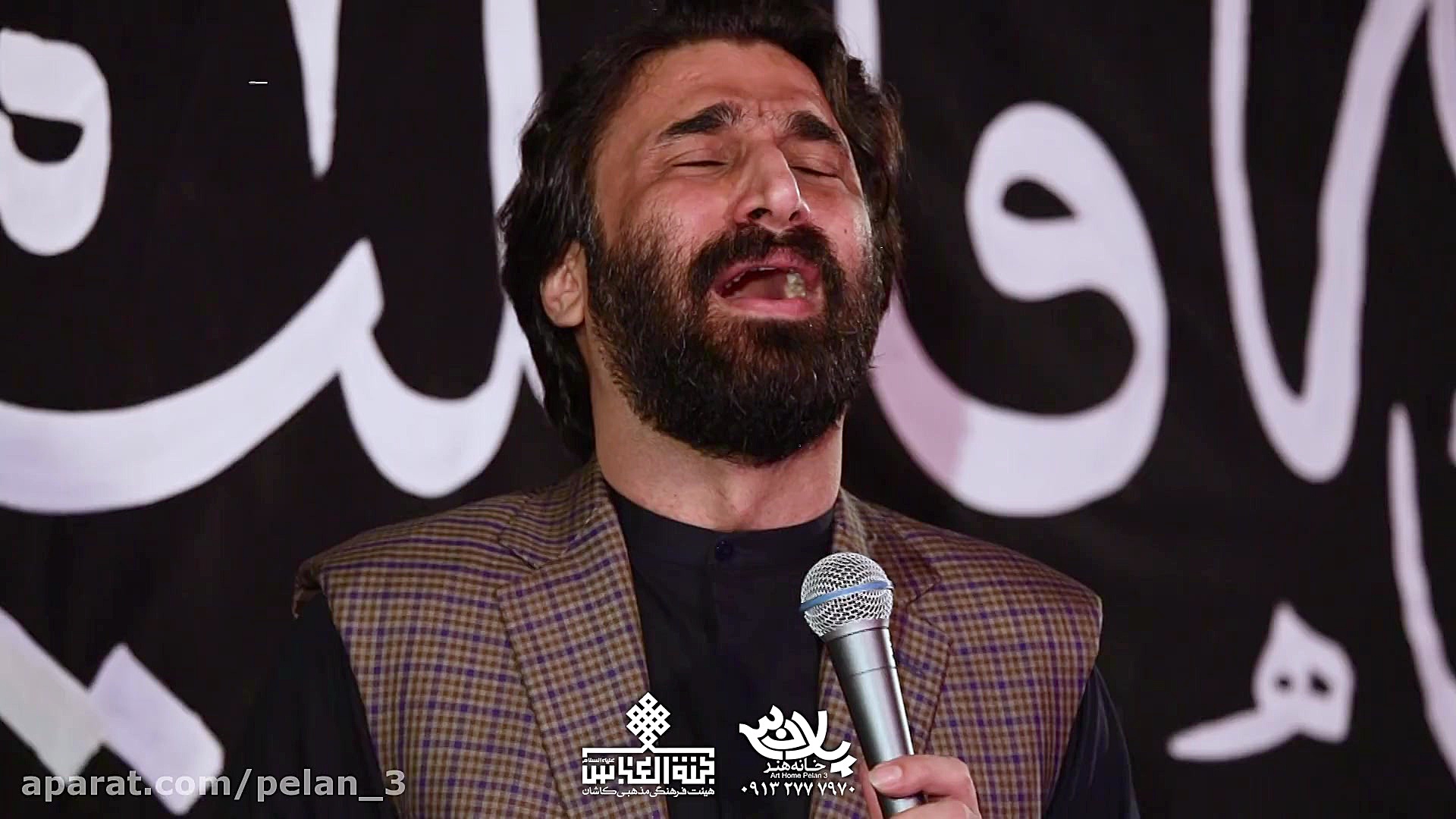 و ناگهان وسط کوچه مادرم افتاد...