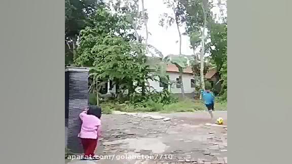 کلیپ خنده دار نابغه فوتبال