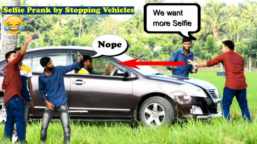 سلفی انداختن با مردم و عصبانی...