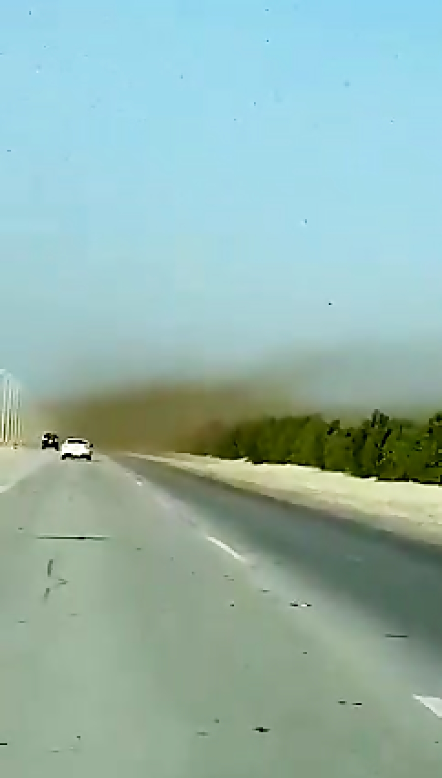 حمله ملخ های غول پیکر کشور بحر...