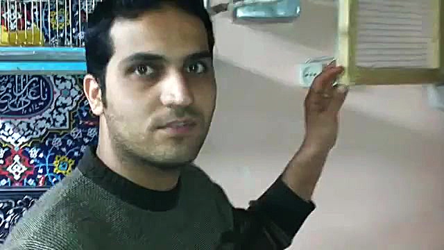 لحظه از تخم بیرون اومدن یک مرغ...