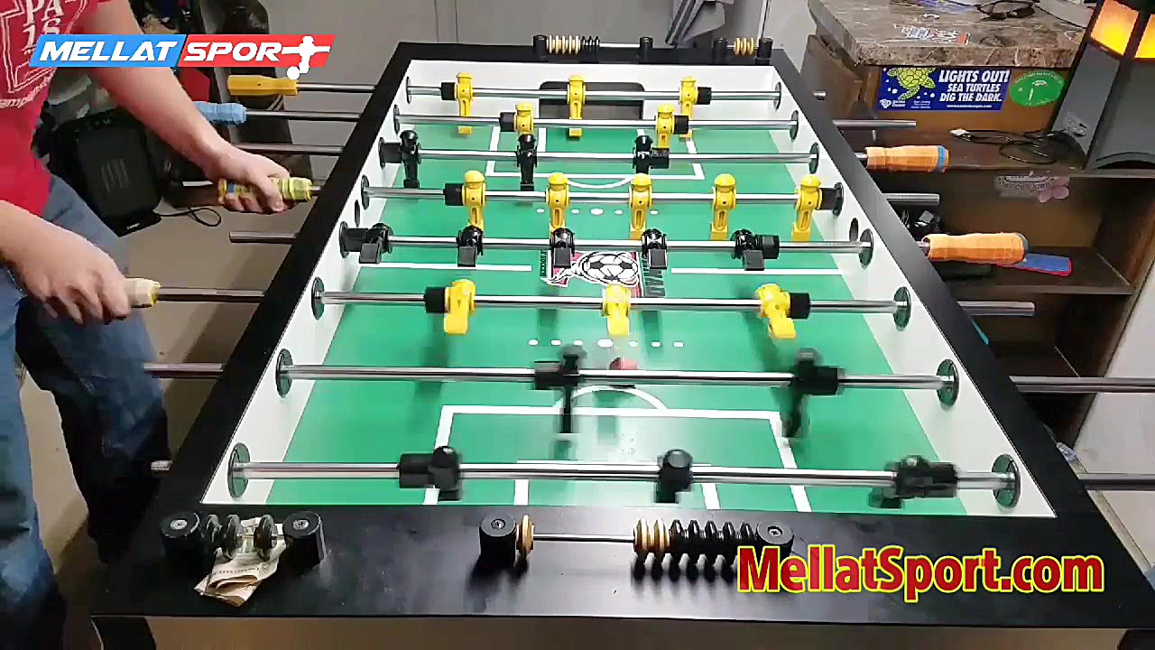 مهارت فوتبال دستی