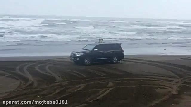 حرکات نمایشی با لندکروز