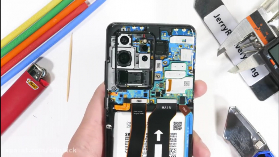 تست مقاومت گوشی سامسونگ گلکسی...