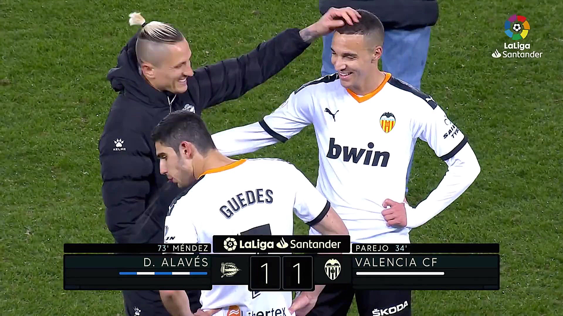 آلاوز 1 1 والنسیا؛ خفاش های مت...