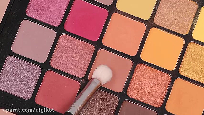 مدل آرایش چشم با سایه طلایی بر...