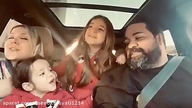 همخوانی رضا صادقی با خانواده ا...