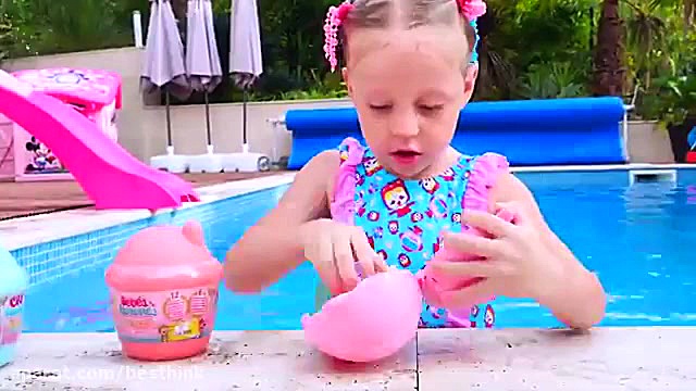 استیسی و پدر این قسمت آب بازی...