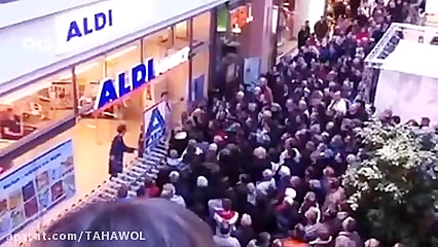 هجوم وحشیانه به فروشگاه ها در...