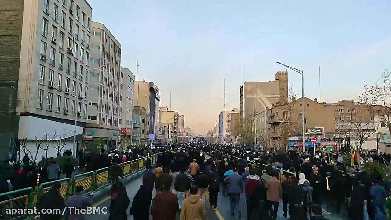 حضور پر شور مردم در راهپیمایی