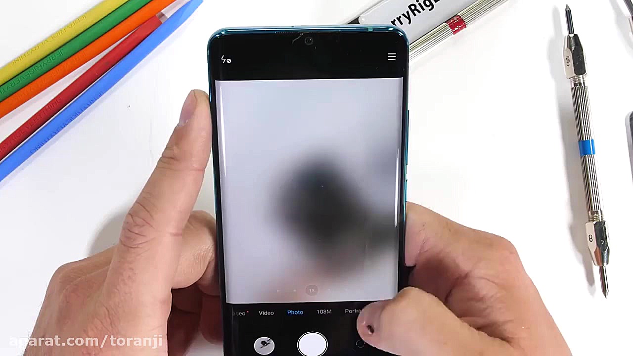 تست مقاومت شیائومی می نوت ۱۰