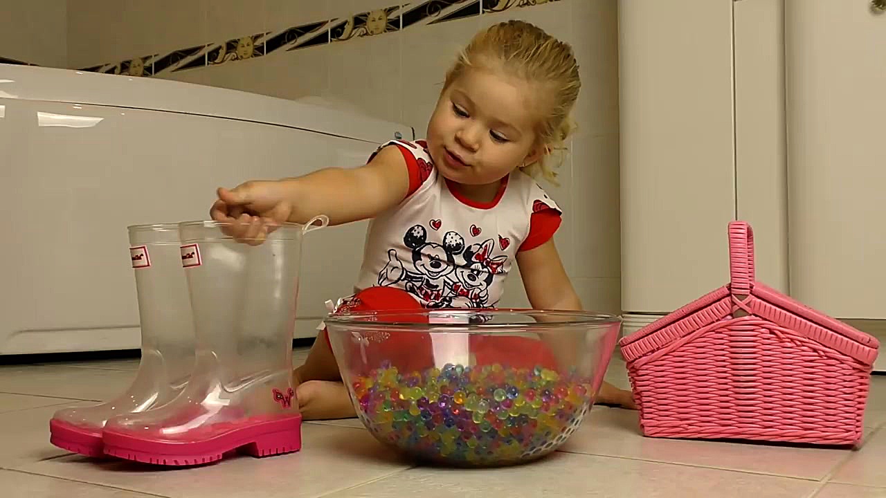 دیانا و اسباب بازی ها  قسمت 17...