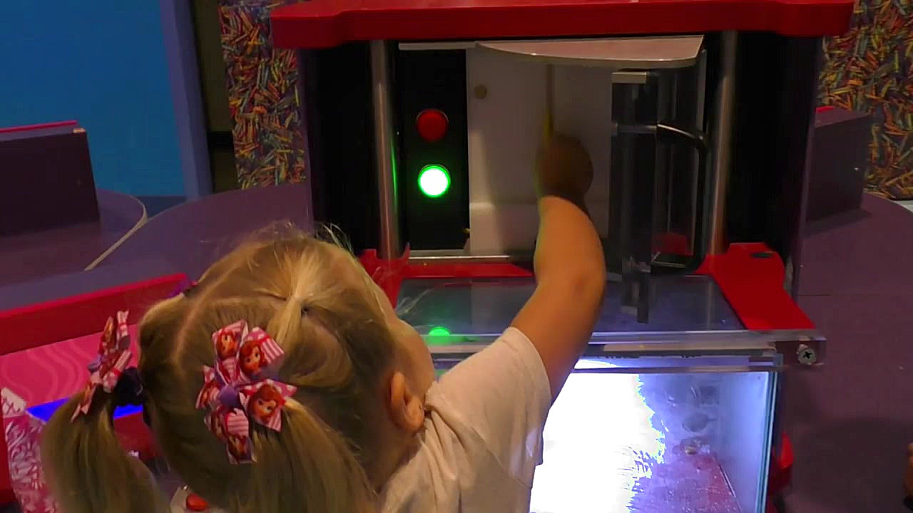 دیانا و اسباب بازی ها  قسمت 19...