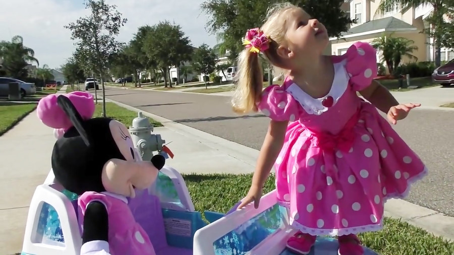 دیانا و اسباب بازی ها  قسمت 19...