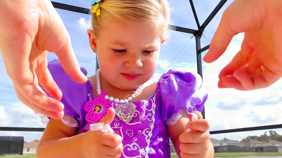 دیانا و اسباب بازی ها  قسمت 19...