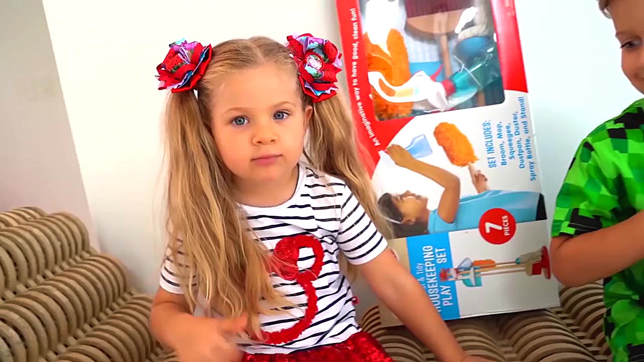 ديانا وروما يلعبان معاً في ألع...