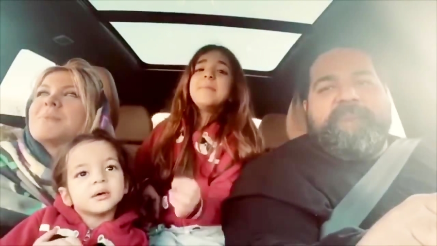 رضا صادقی  اجرای آهنگ یه چیزی...