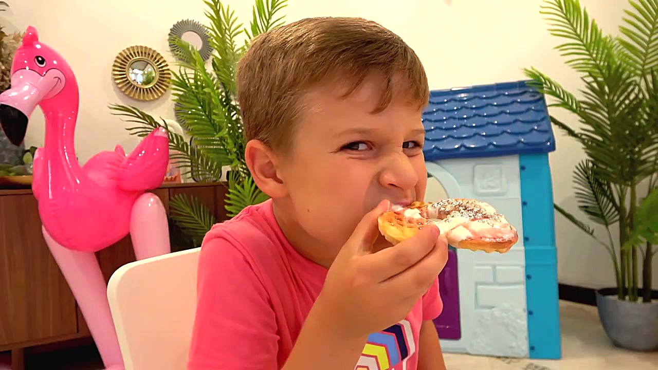 &lrm;آشپزی ديانا با اسباب بازی...