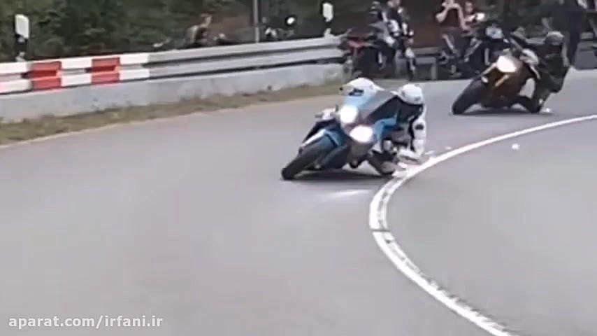 مهارت خیره کننده در موتور سوار...