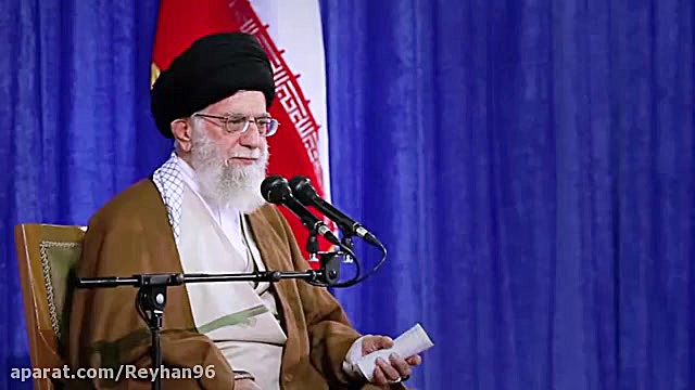 ترامپ بدنش زیر خاک، خوراک مار...