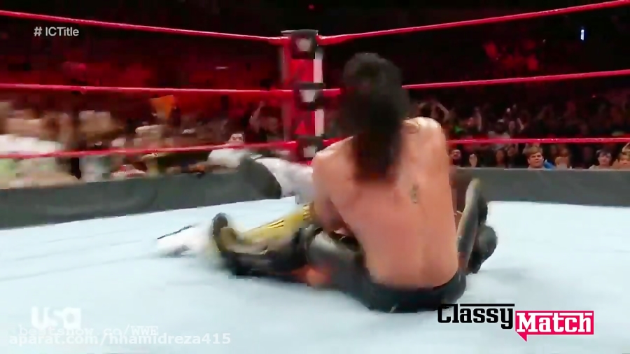 کمک کردن رومن به ست رولینز