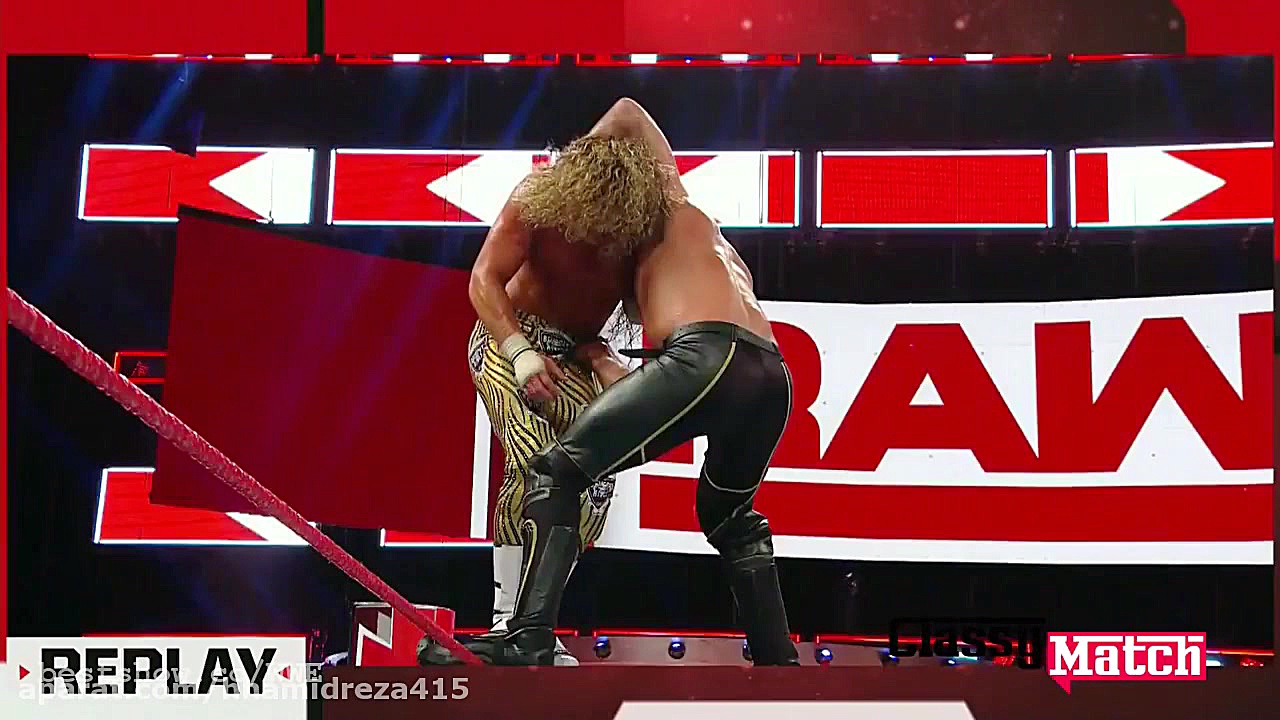 کمک کردن رومن به ست رولینز