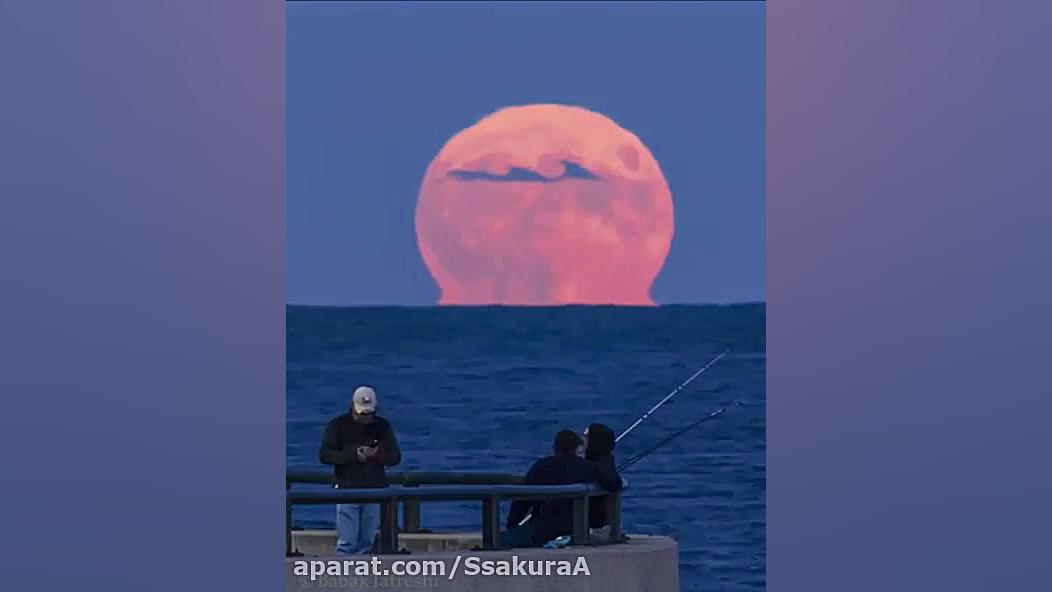 بامدادان طلوع آفتاب در مغرب زم...