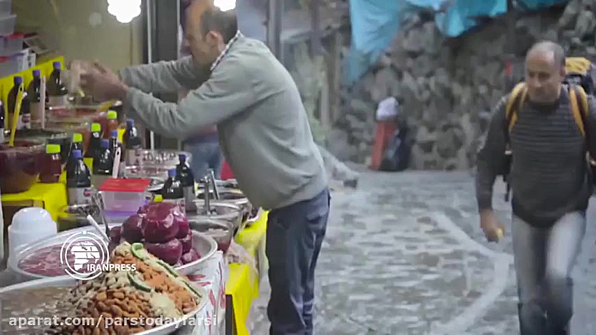 آخر هفته تهران: غذا خوردن در ت...