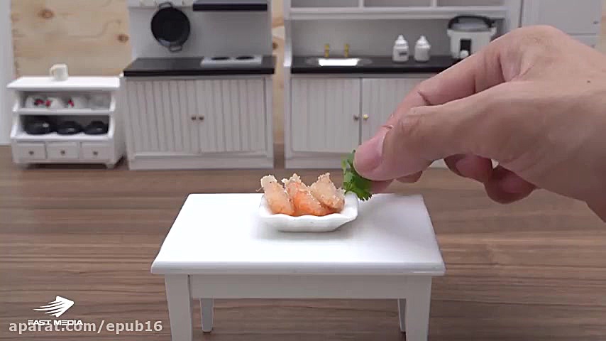 آشپزی مینیاتوری: تهیه میگوی سر...