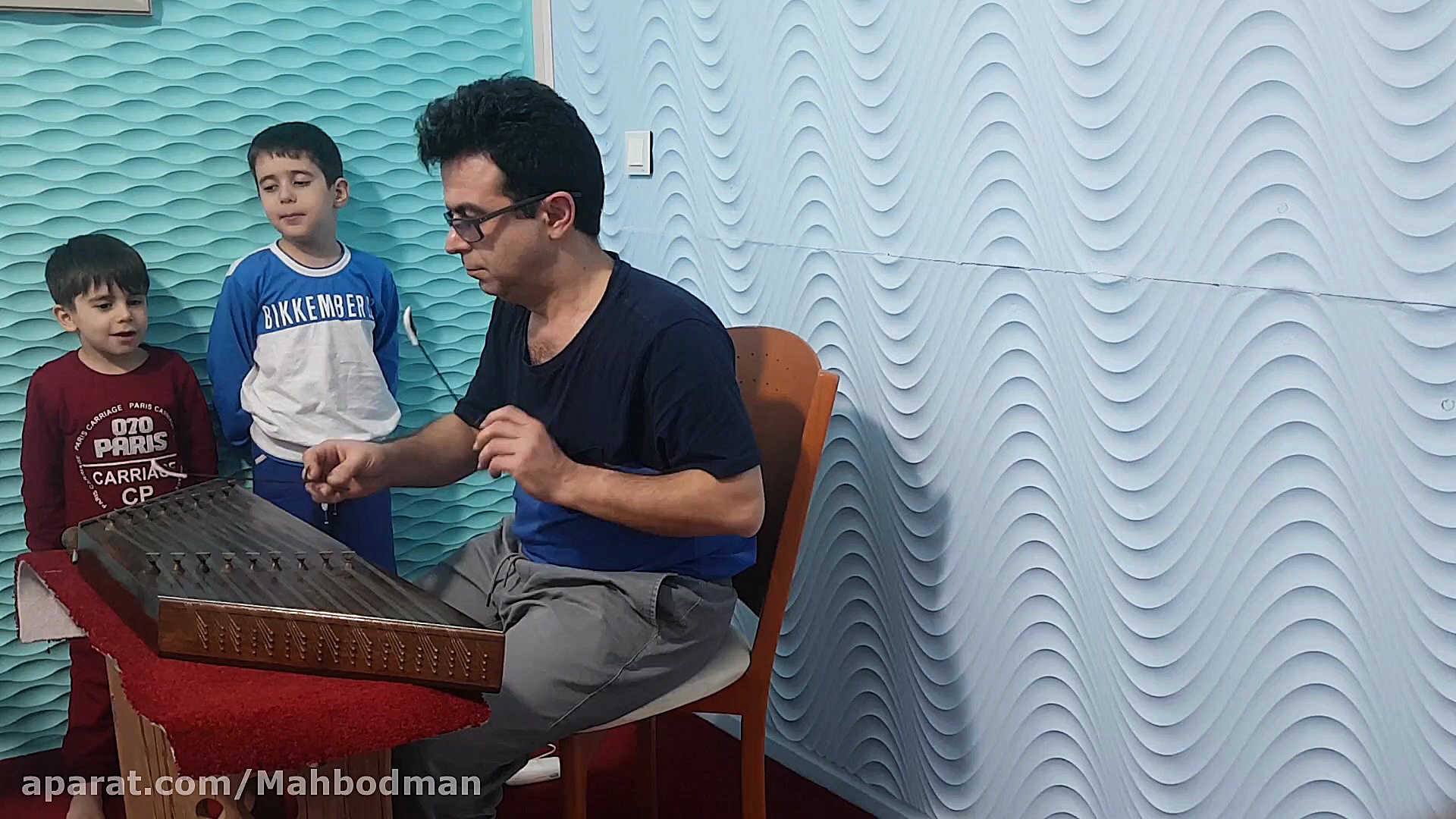 اهنگ(توپ سفیدم)کار منو بابام