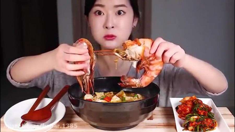 چالش غذا خوری (نودل میگوی غول...