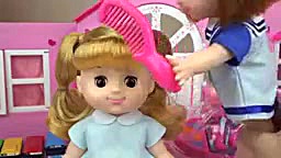 عروسک بازی دخترانه و میز آرایش...