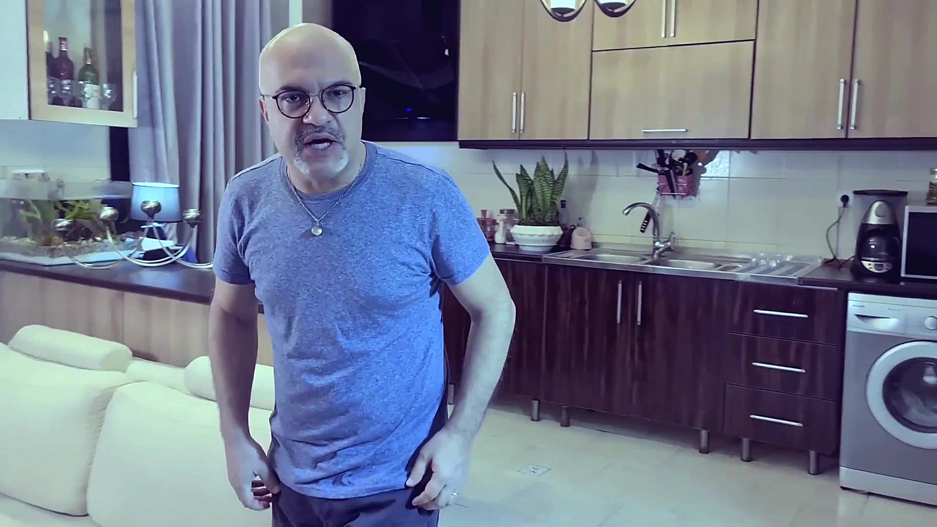 ابرقهرمان قسمت اول