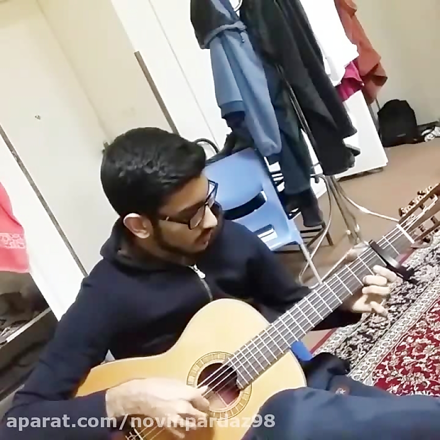 گیتار زدن زیبا
