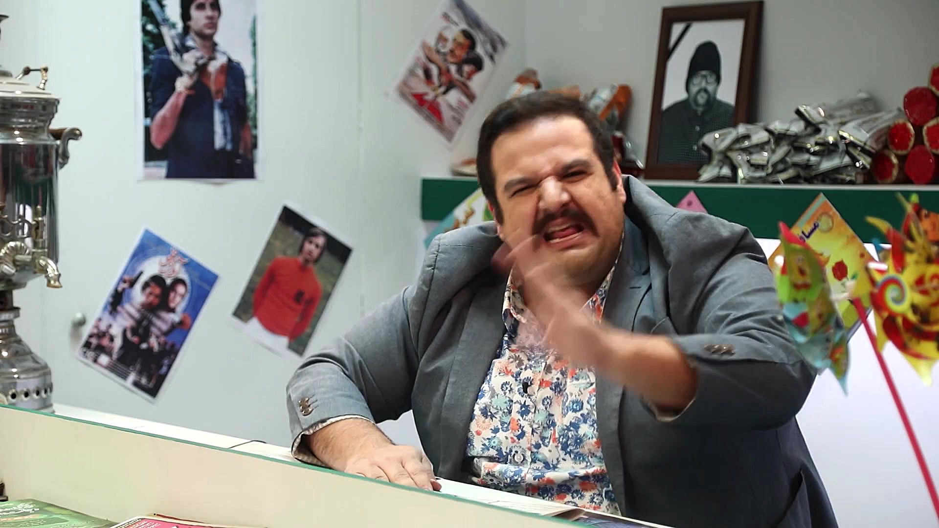 چیزخاصی نیست 7  نصب پلاک روی م...