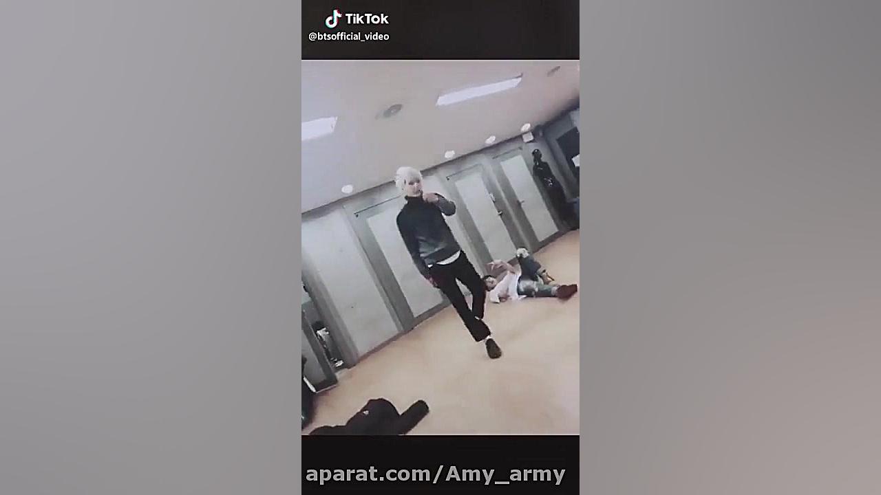 عاشقتم به سبک بی تی اس {یه چیز...